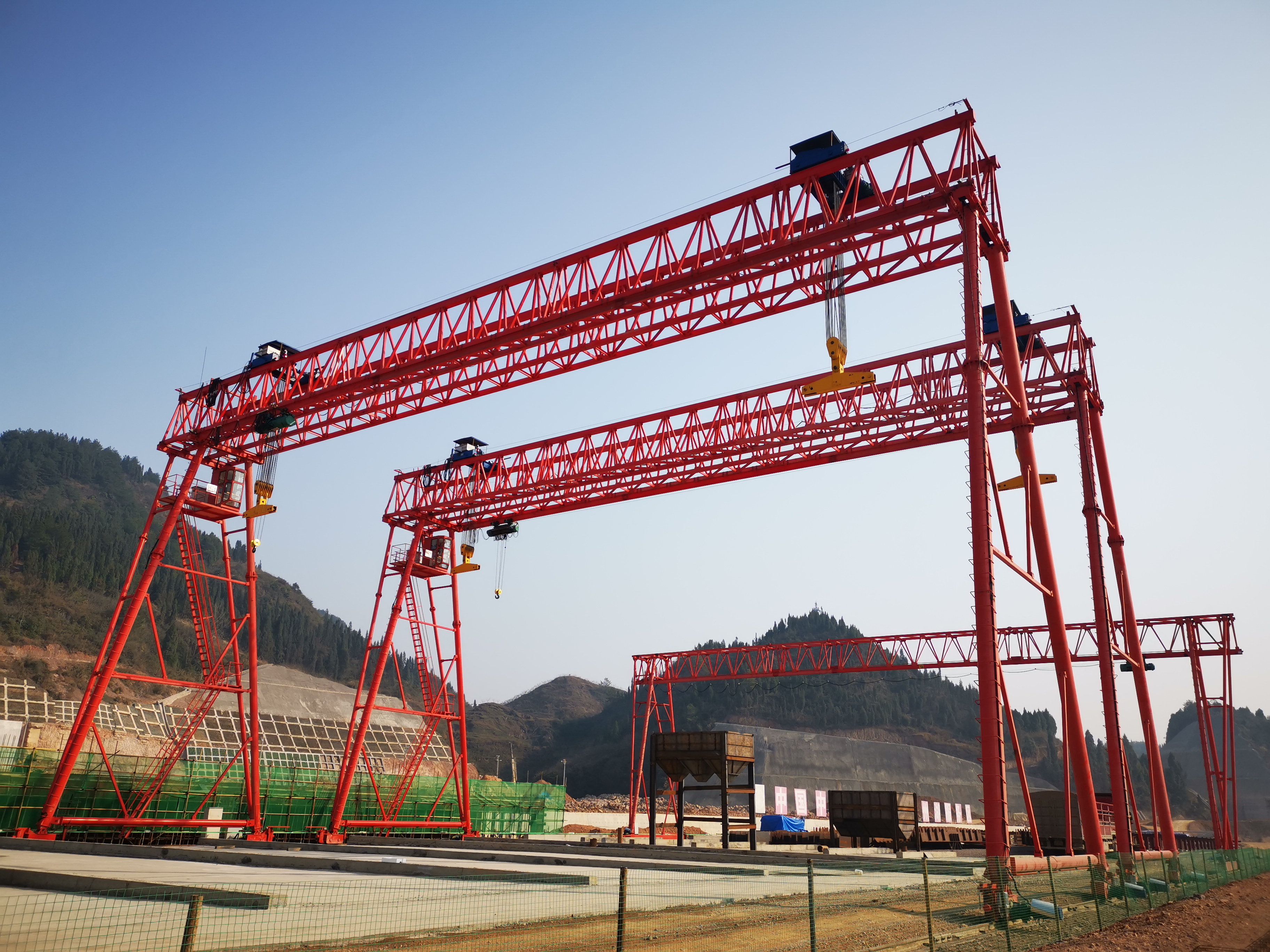 龍門吊電機(jī)該怎么維修？起吊工具卷揚(yáng)機(jī)又該怎么維修？